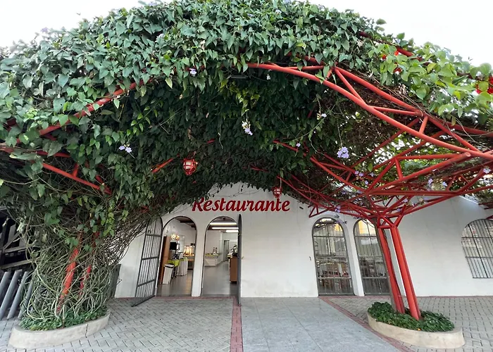 Hotel Roma exclusivo VIP CLUB direto com o Grupo diRoma com acesso ao Acqua Park e Café da manhã Caldas Novas